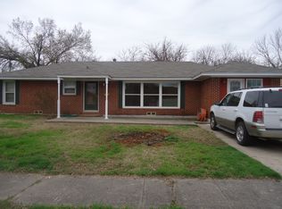 1712 E Garnett St, Gainesville, TX 76240