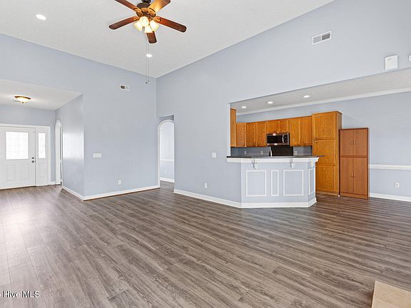 3rd image of 10104 Bedrock Circle SE