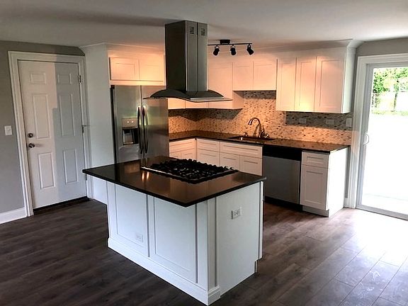 2nd image of 900 Santuit Ct