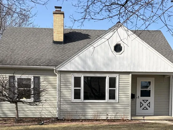 1160 North 9th AVENUE, West Bend, WI 53090