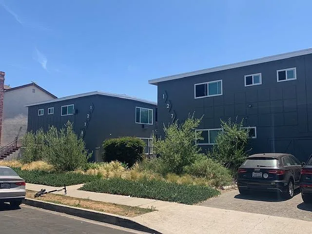 12750 Caswell Ave — Photo 10