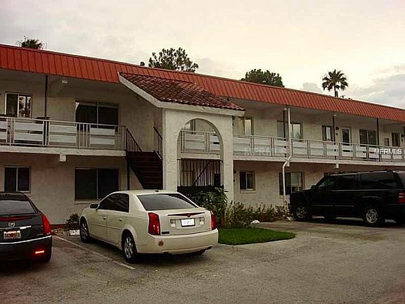 3rd image of 1100 Martinque Dr #105