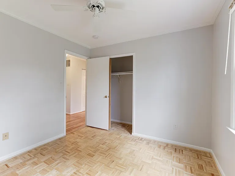 9823 Saint Cloud Ct — Photo 32