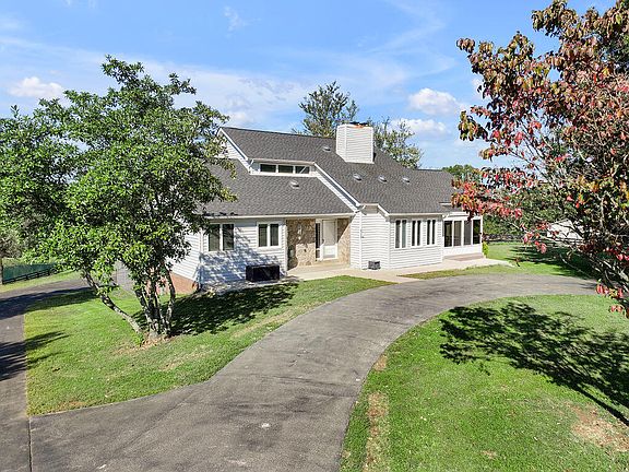 5th image of 614 Mule Shed Ln