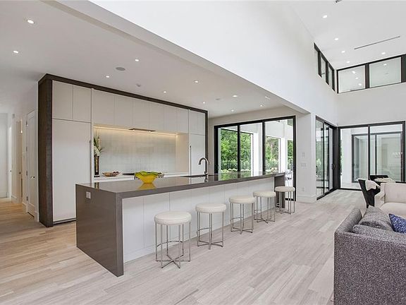 5th image of 9704 Covent Garden Dr