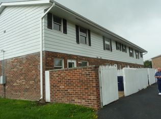 336 Lilac Ln, Elgin, IL 60123