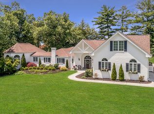 2016 Murdstone Rd, Pittsburgh, PA 15241