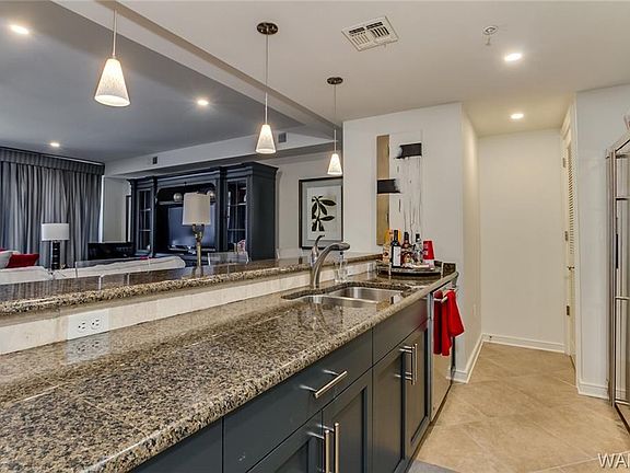 5th image of 1018 Hackberry Ln Unit 204