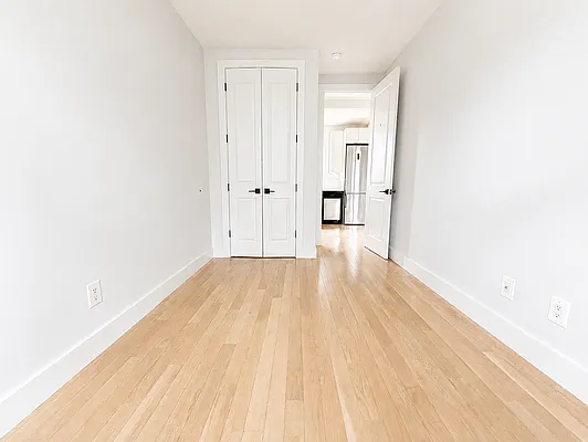 Bedroom, photo 2