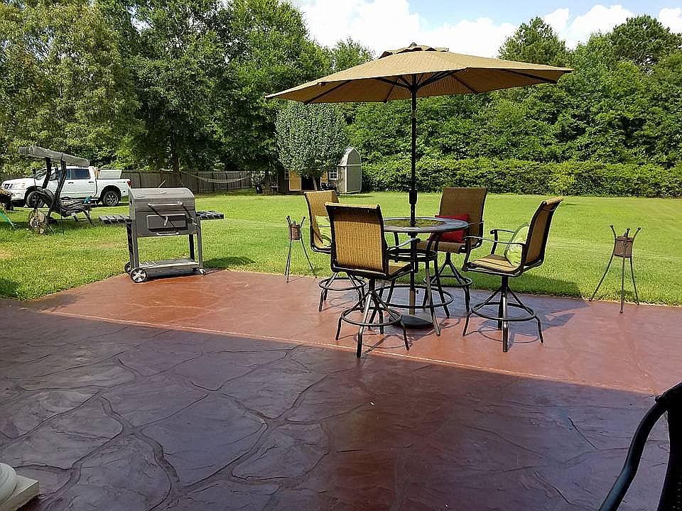 2nd image of 8385 Belle Oaks Cir
