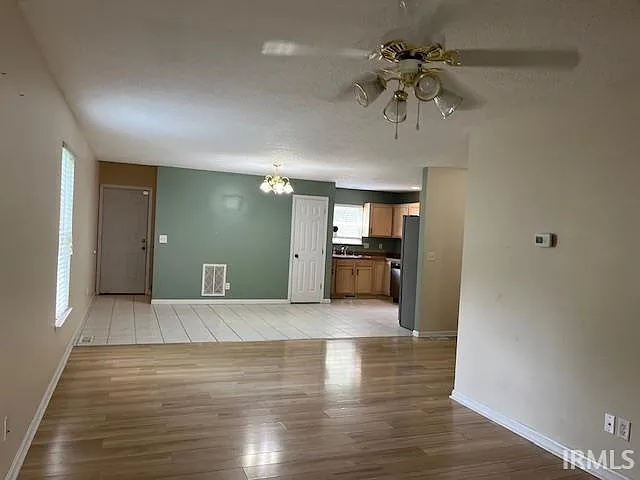 8001 Alexandra Ln — Photo 4