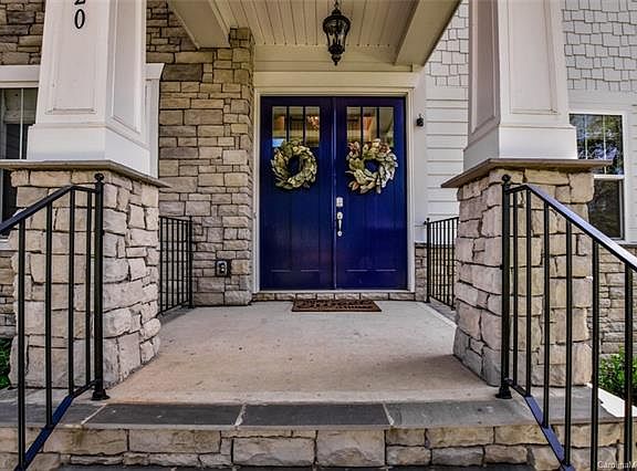 3rd image of 120 Shimmerlake Ln