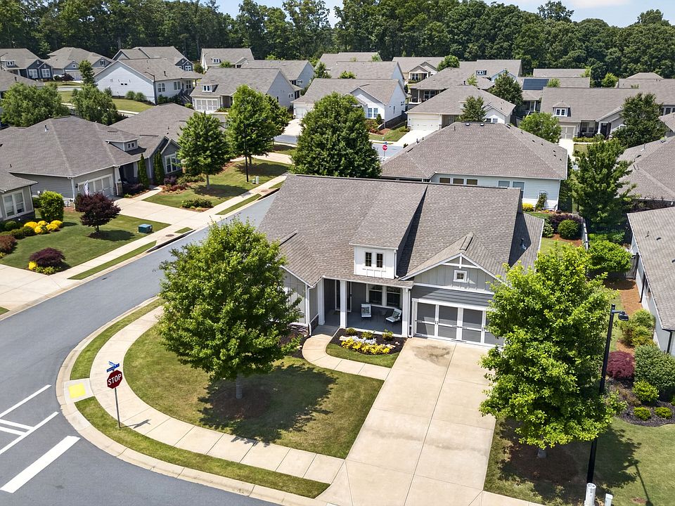 1st image of 301 Hazel Dr