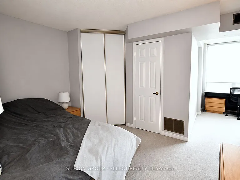 695 Richmond St #1306 — Photo 12