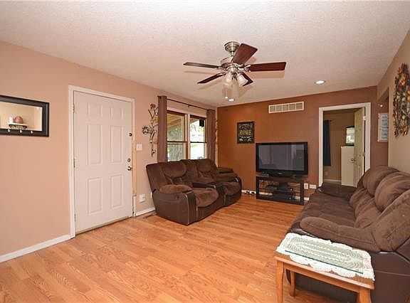 4th image of 4718 Melody Ln