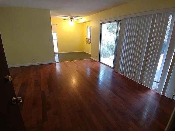 3rd image of 4106 Rosewood Ave APT 6