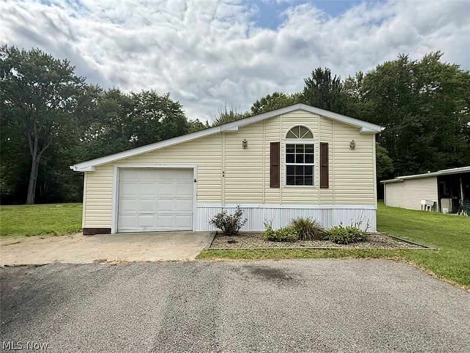 1st image of 68 Stoneybrook Dr