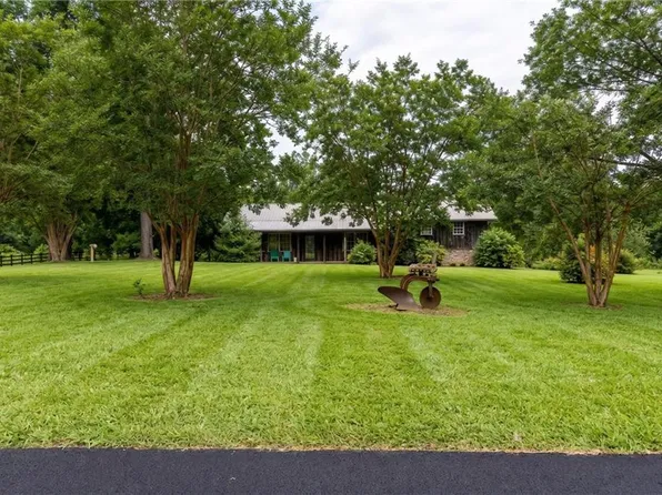 369 L Sullivan Rd, Winnfield, LA 71483