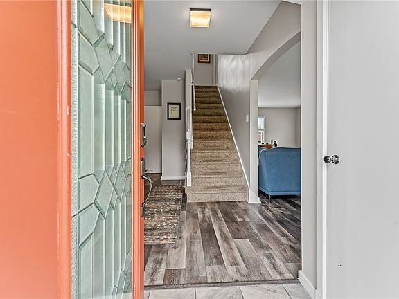 3rd image of 97 Belmont Cir