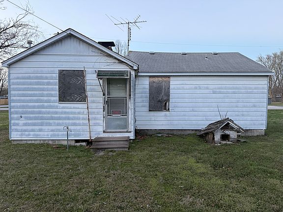 2nd image of 2406 E Commercial Street