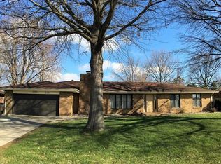 4560 Chapel Dr, Columbus, IN 47203