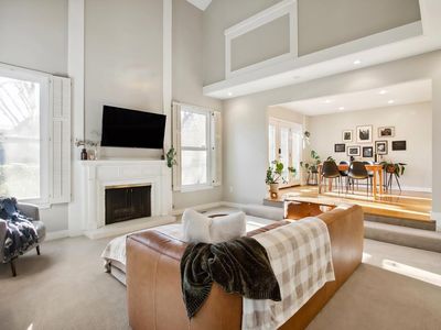 714 Commons Dr, Sacramento, CA, 95825