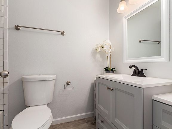 4th image of 2047 N 53rd Ave