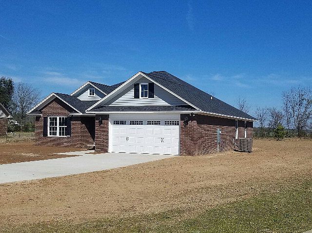2nd image of 2860 Forest Lake Dr