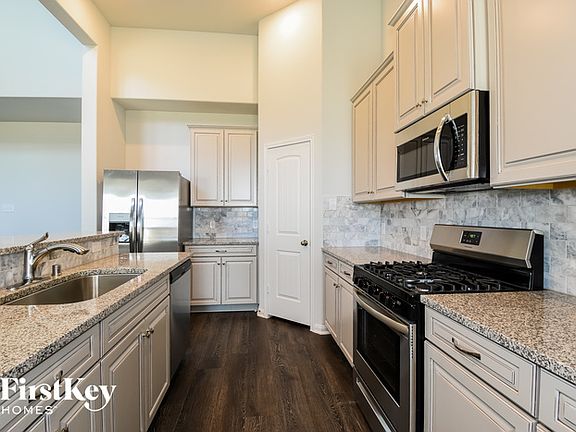4th image of 219 Lakeway Cir