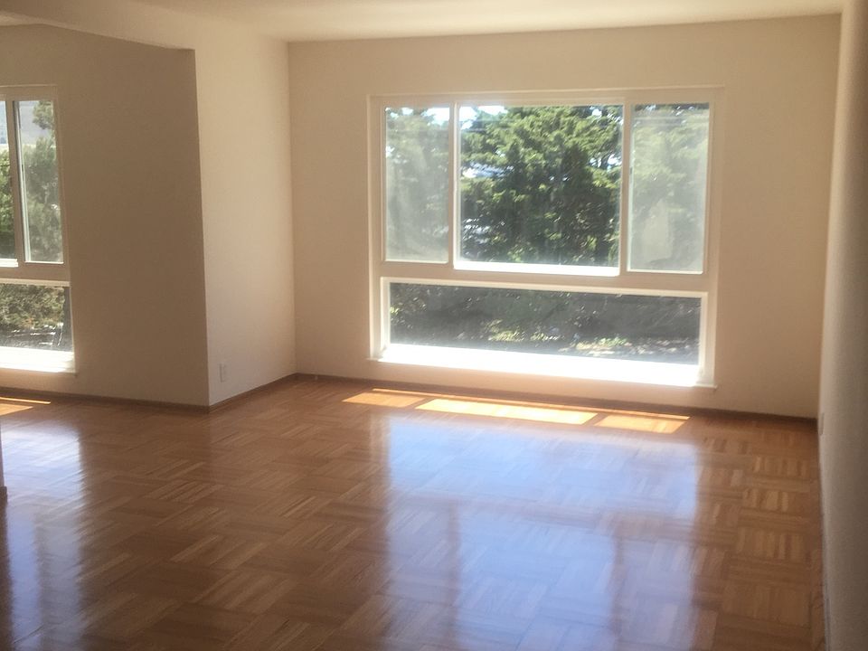 2nd image of 136 San Fernando Way