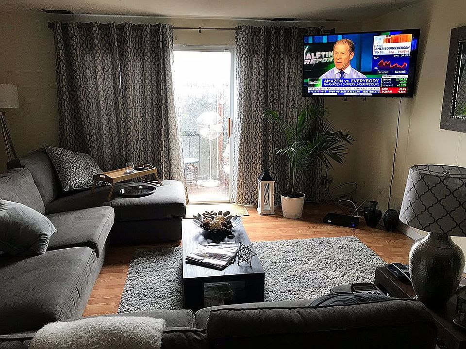 Living Room 502 Oak unit 11