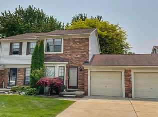 28090 Fair Oaks Ln APT 15, Harrison Township, MI 48045