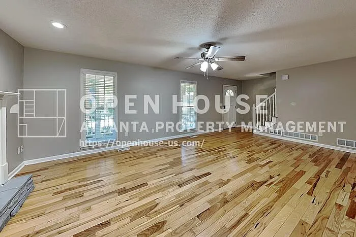 339 Abbington Ln — Photo 4