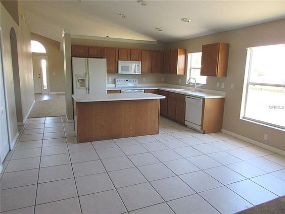 4th image of 7501 Merchantville Cir