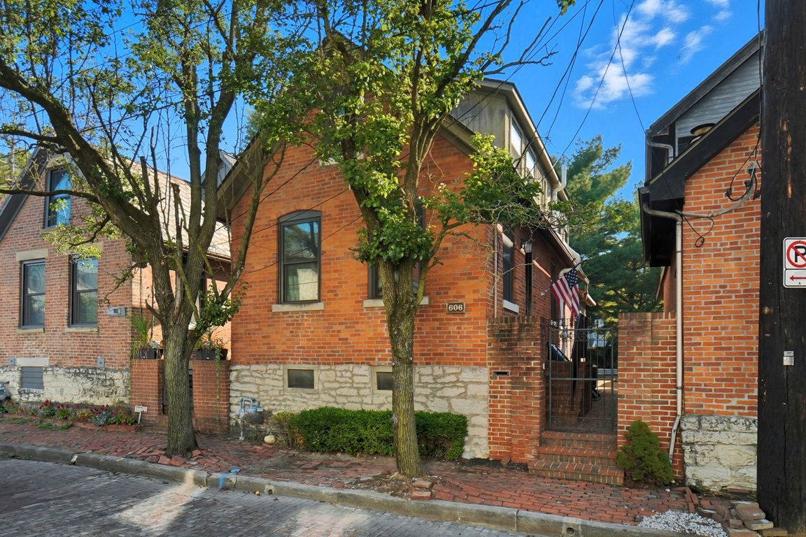 next background image