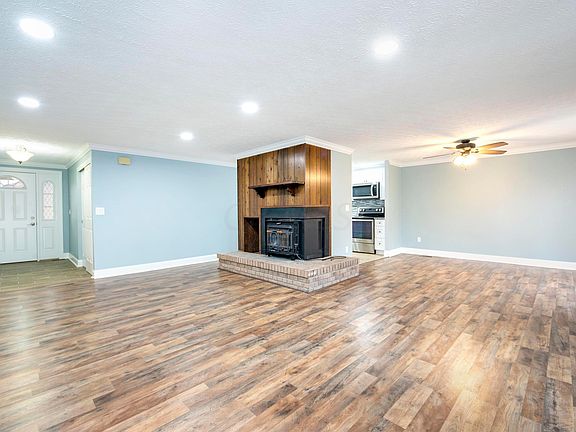 5th image of 8101 Priestley Dr