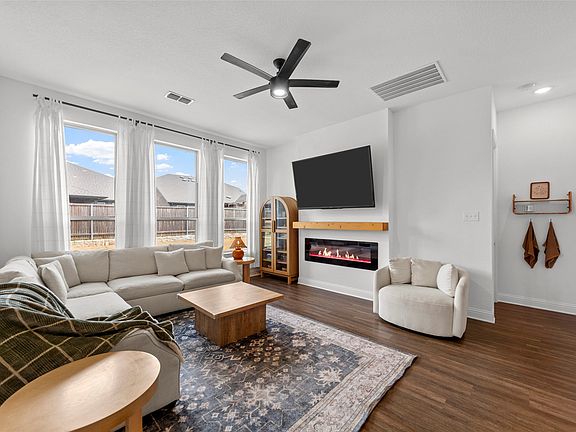 5th image of 1501 White Water Way