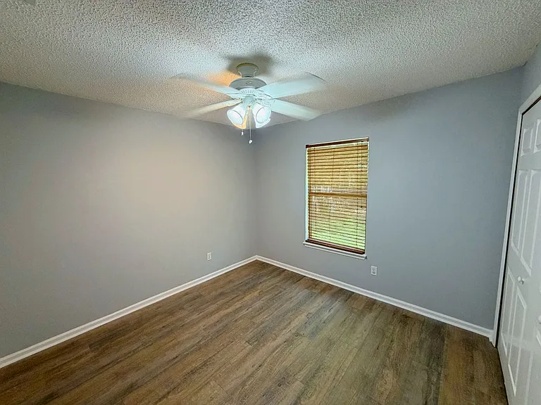 4271 Hanging Moss Dr — Photo 17