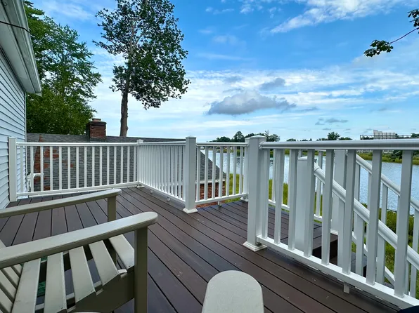 350 Dover Point Rd, Dover, NH 03820