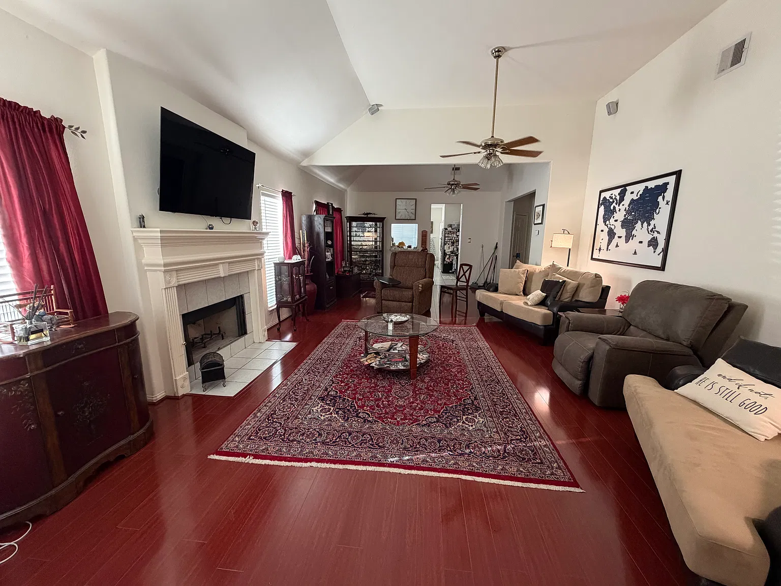 3 bed, 1914 sqft, $2,800 — Photo 3