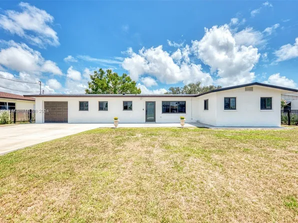320 Redwood Rd, Venice, FL 34293
