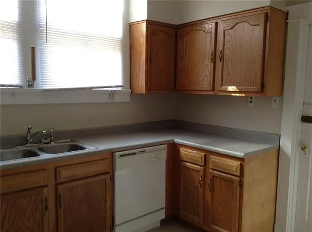 335 Virginia St — Photo 7