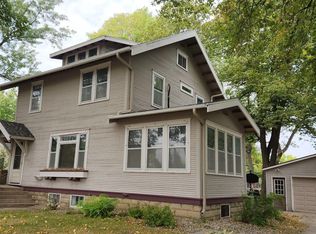 528 11th St, Windom, MN 56101