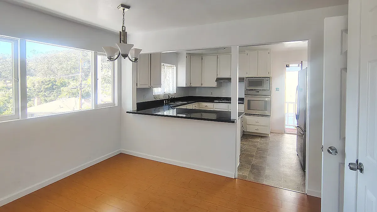 3 bed, 1200 sqft, $2,850 — Photo 2
