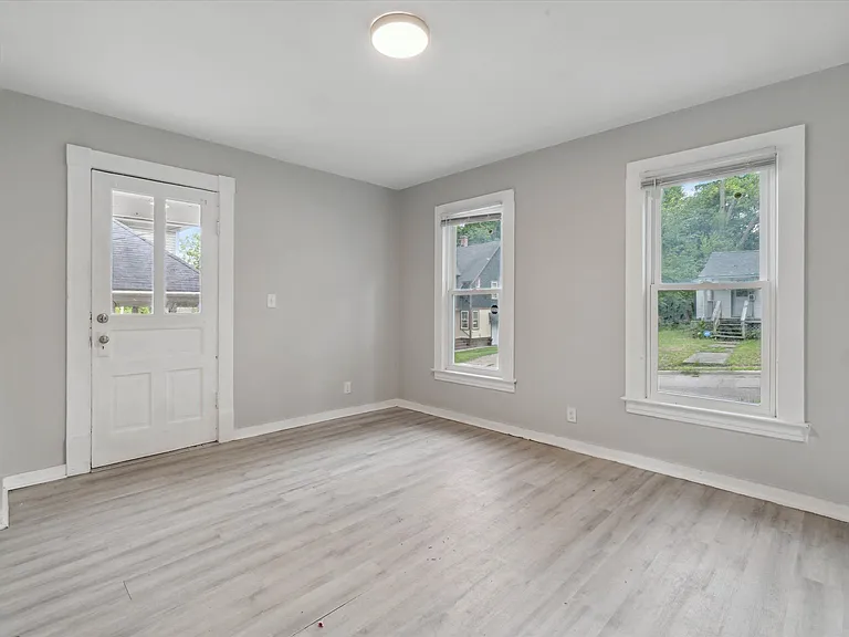1302 Ogden Ave — Photo 27