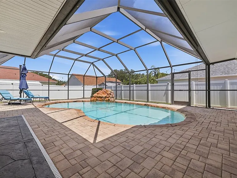 2210 Towering Oaks Cir — Photo 36
