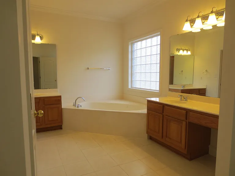 129 Bridgefield Rd — Photo 20