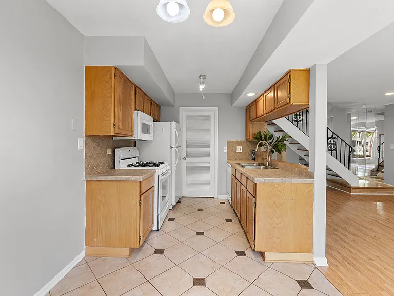 146 Inverrary Ln #146 — Photo 7