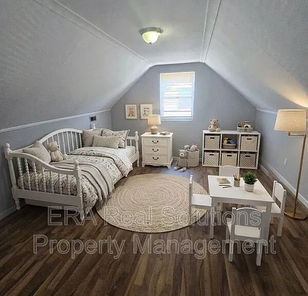 3327 McGuffey Rd — Photo 4