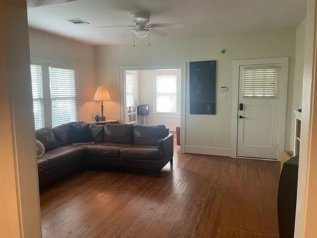 4105 McKinney St #B — Photo 15